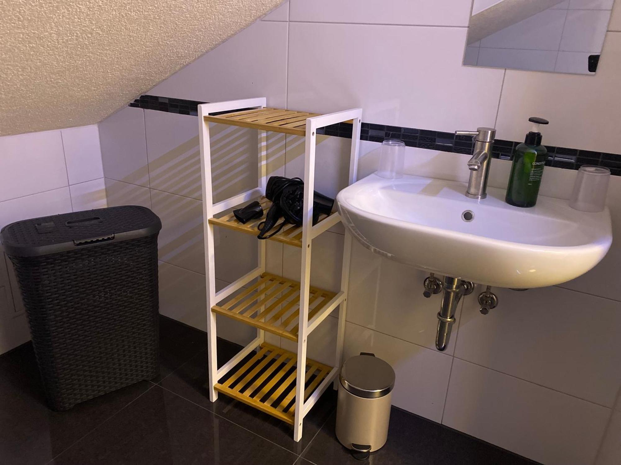 Deluxe Business Suite Mit Netflix Premium & Parkplatz, Zentral Zu Audi & Schwarz Gruppe With 2 Bedrooms Bad Friedrichshall Exteriör bild